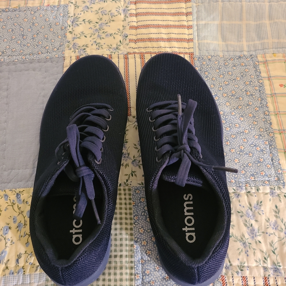 Atoms Shoes Model 000